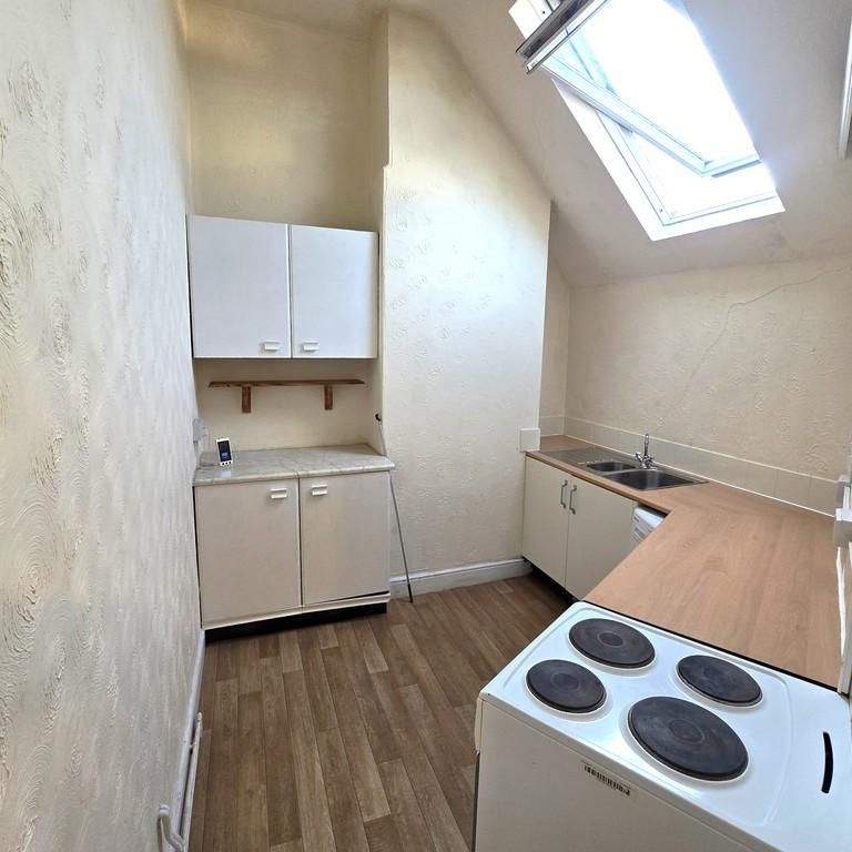 Studio to rent - Photo 1
