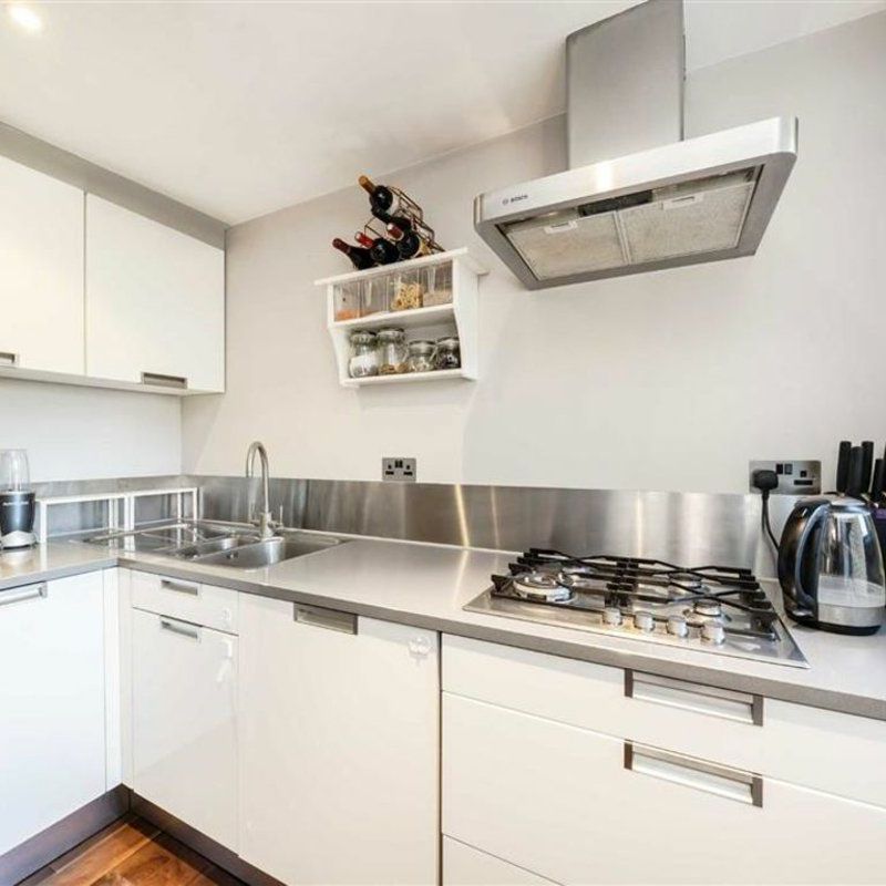 Coleshill Road, Teddington, TW11 - Photo 1