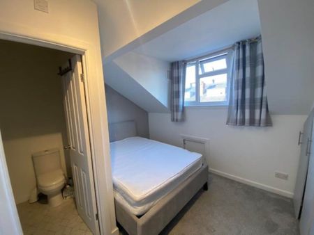 Salisbury View (Room 4), Armley, Leeds - Photo 3