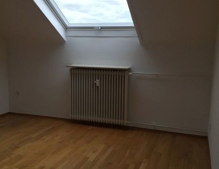 kleine 1-Zimmer Dachgeschosswohnung - Photo 1