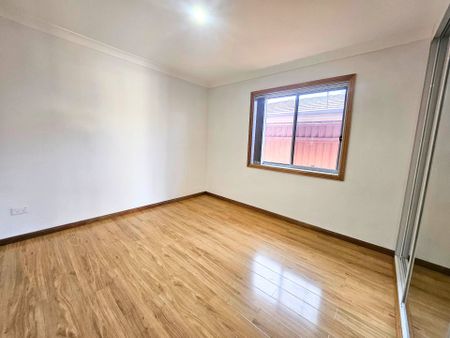 2 Bedroom Granny Flat with Street Frontage&excl;&excl; - Photo 5