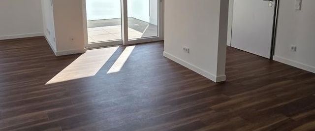 Moderne Familienwohnung mit Balkon in grüner Lage im Erstbezug! Ankleide, Lift! - Photo 1