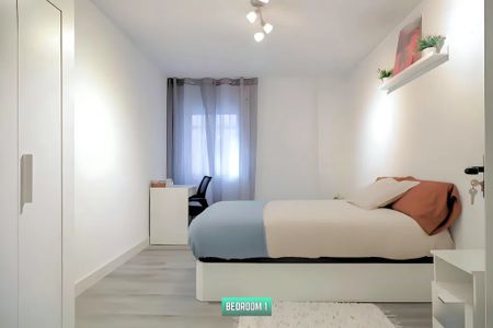 Calle Ramón Luján, Madrid, Community of Madrid 28026 - Photo 2