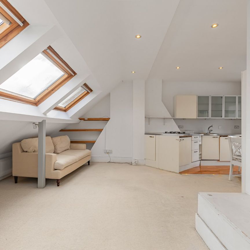 Claverdale Road, London, SW2 - Photo 1