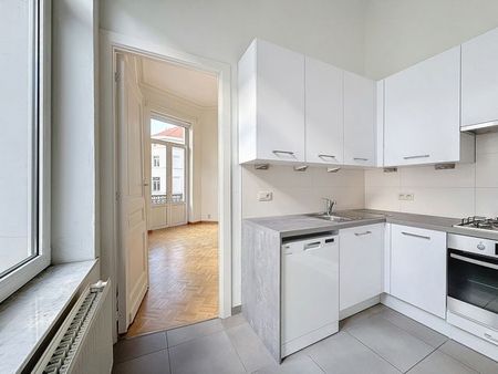 Appartement te huur in Ixelles - Photo 2