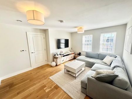 3 bedroom semi-detached house to rent - Photo 5