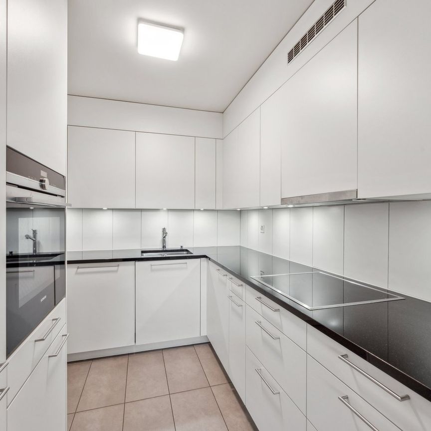 "Rent without deposit - Living in beautiful Münchenstein" - Photo 1