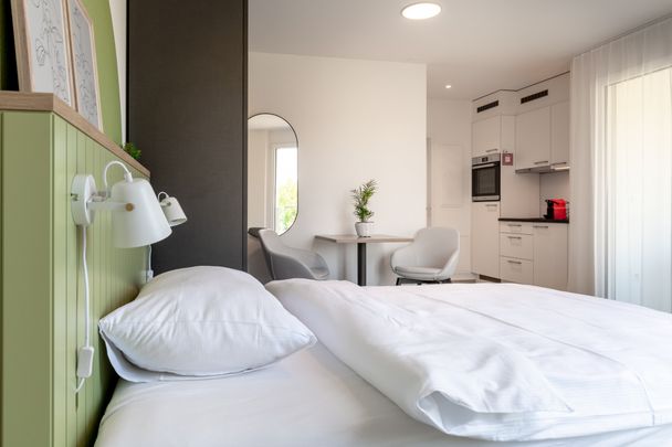 1.5 Zimmerwohnung mit Balkon - 10 Minuten vom Bahnhof entfernt - Photo 1