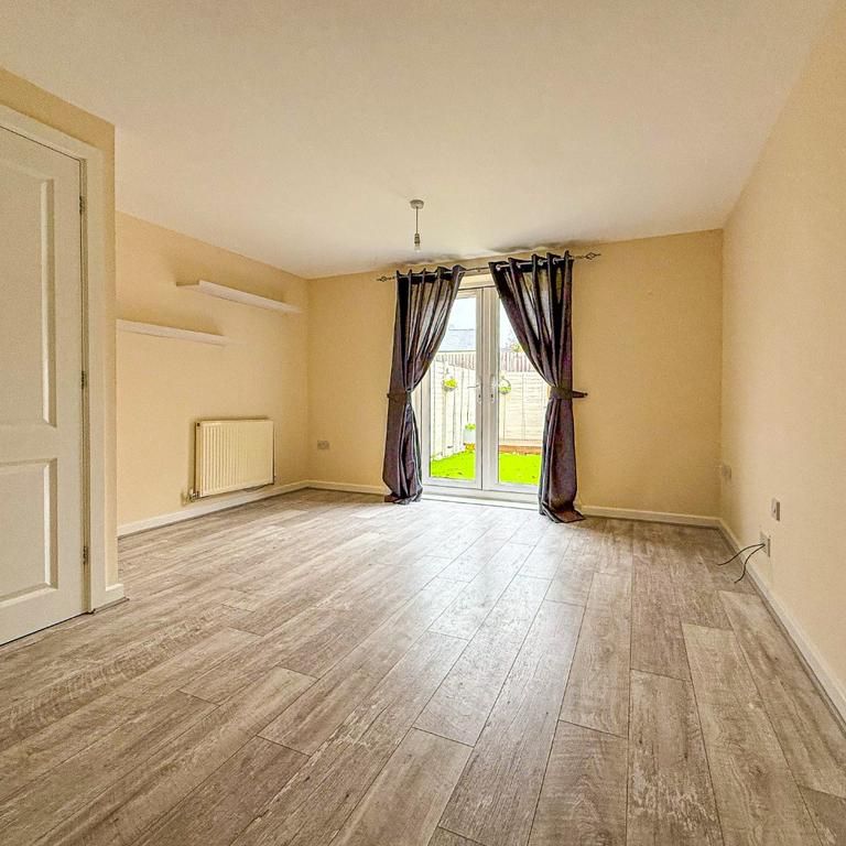 2 bedroom semi-detached house to rent - Photo 1