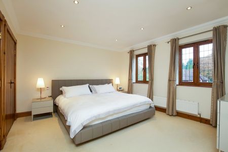 5 bedroom detached house to rent - Photo 3