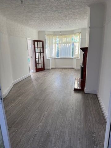 3 Bed Semi-Detached House, Ringwood Avenue, M12 - Photo 4