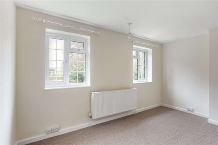 Newly decorated three-bedroom cottage in Elsfield - Photo 5