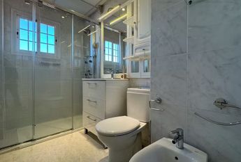 Calle de Tribaldos, Madrid, Community of Madrid 28043