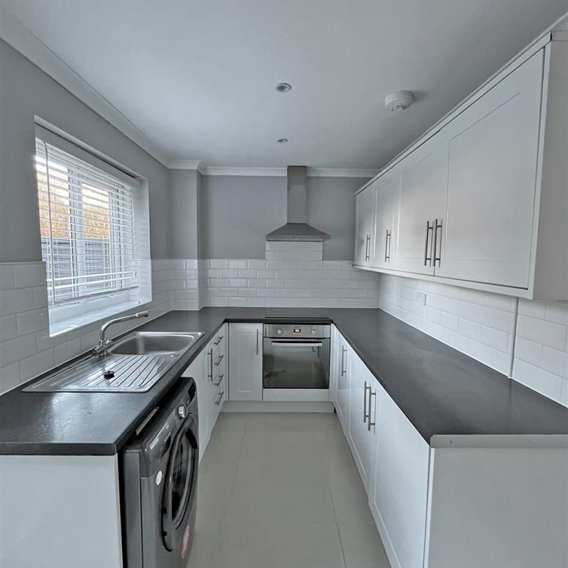 2 Bedroom House - End Terrace - Photo 1