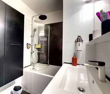 Location Appartement 2 pièces 55m² ST DENIS 97490 - Photo 3