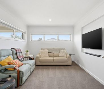 Spacious & Comfortable Living in the Heart of Austins Ferry - Photo 1