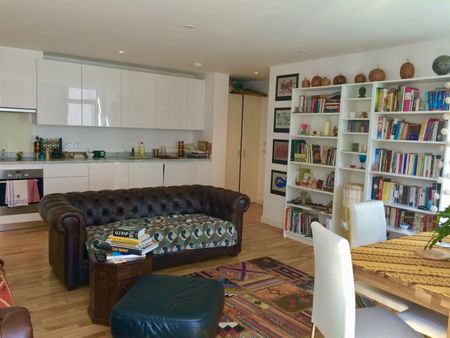 2 Bed Flat, Titian Heights, E20 - Photo 2