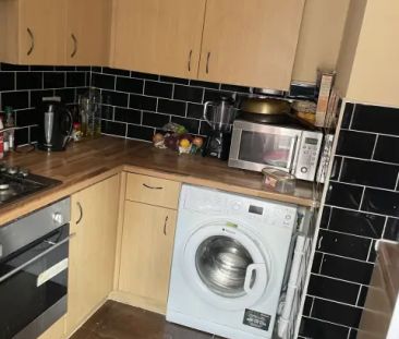 3 Bedroom, 1 Bathroom - Photo 6