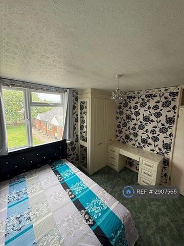 3 bedroom terraced house to rent - Photo 3
