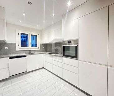 COZY LIVING WITH SEA VIEWS - Photo 2