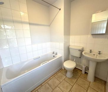 Jubilee Court, Holmes Chapel - Photo 4