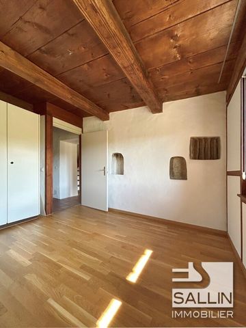 APPARTEMENT DUPLEX DE 3½ PIECES AVEC CARACTERES HISTORIQUES - Foto 2