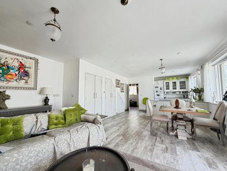 3 bedroom detached house to rent - Photo 3