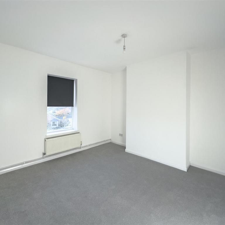 3 bedroom apartment to rent - Photo 1