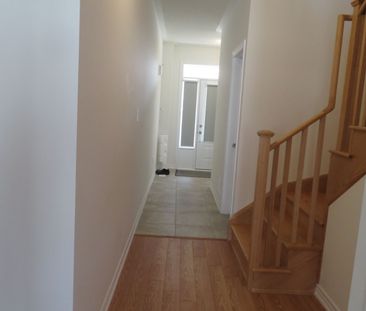 For Lease - 36 Valleybrook Road, Barrie, Ontario - Photo 6