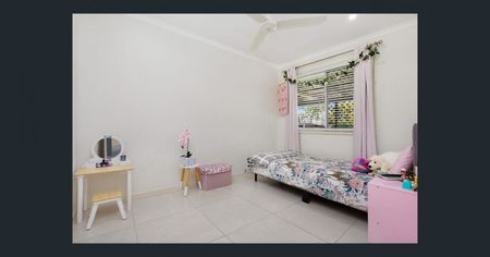 For Lease: Well-Presented Family Living with Generous Yard Space - Photo 4