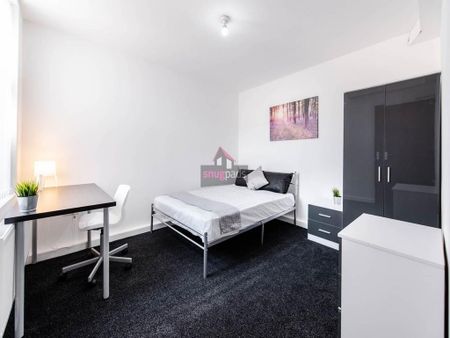 4 bedroom flat to rent - Photo 4