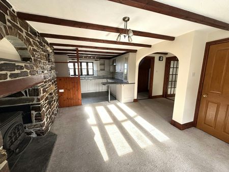 Farm House to rent on - Photo 4