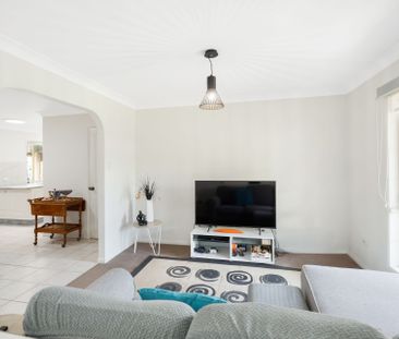 Spacious Family Home on Corner Block - Room for the Caravan or Boat! - Photo 1