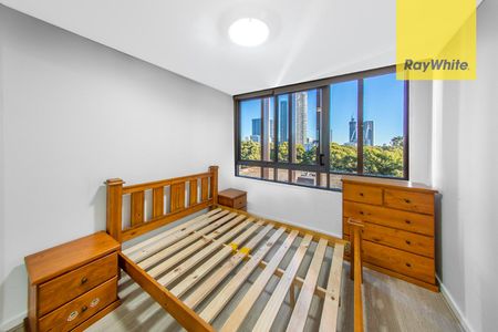 STUNNING TWO BEDROOM PLUS STUDY ON 9TH FLOOR WITH PARRAMATTA SKYLINE VIEWS - LIVING BY THE RIVERBANK - Photo 2