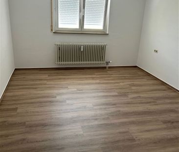 3‑Zim­mer-Woh­nung mit Bal­kon und sepa­ra­tem Tief­ga­ra­gen­stell... - Photo 4