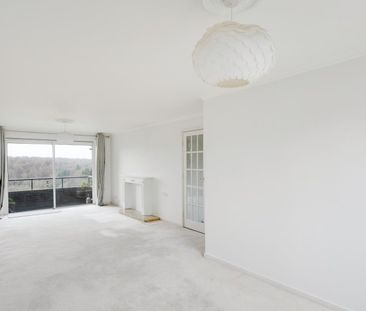 2 Bed Flat - Photo 2