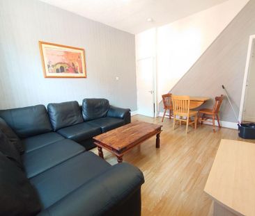 4 bedroom terraced house to rent - Photo 5