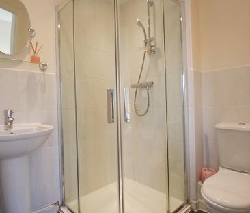 4 bedroom semi-detached house to rent - Photo 4