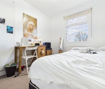 5 bedroom semi-detached house to rent - Photo 2