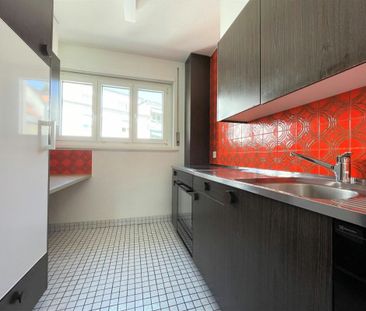 Preiswerte Stadtwohnung mit vintage Küche und Bad, grossen Fenstern... - Photo 5