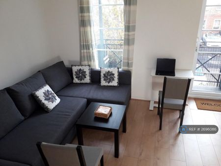 1 bedroom flat to rent - Photo 2