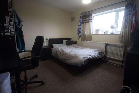 Abbotts Close, Uxbridge, UB8 - Photo 5