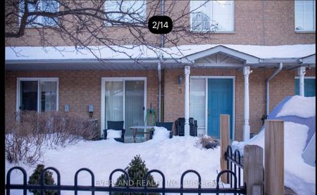 Condo Townhouse For Lease | N8128902 - Photo 5