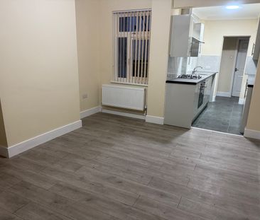 3 Bed Terraced House, Knighton Lane, LE2 - Photo 1