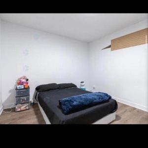 2 Beds 1 Bath Apartment 4 1/2 - Photo 2