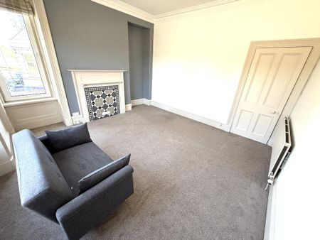 3 bedroom flat to rent - Photo 4