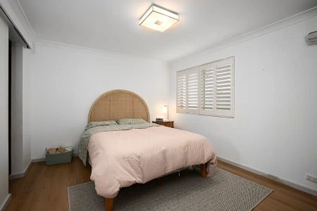 “Furnished Maroubra Apartment with Spectacular Private Rooftop” - Photo 3