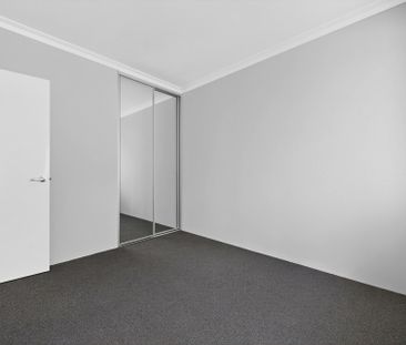 Coastal Living Meets Modern Comfort. - Photo 6