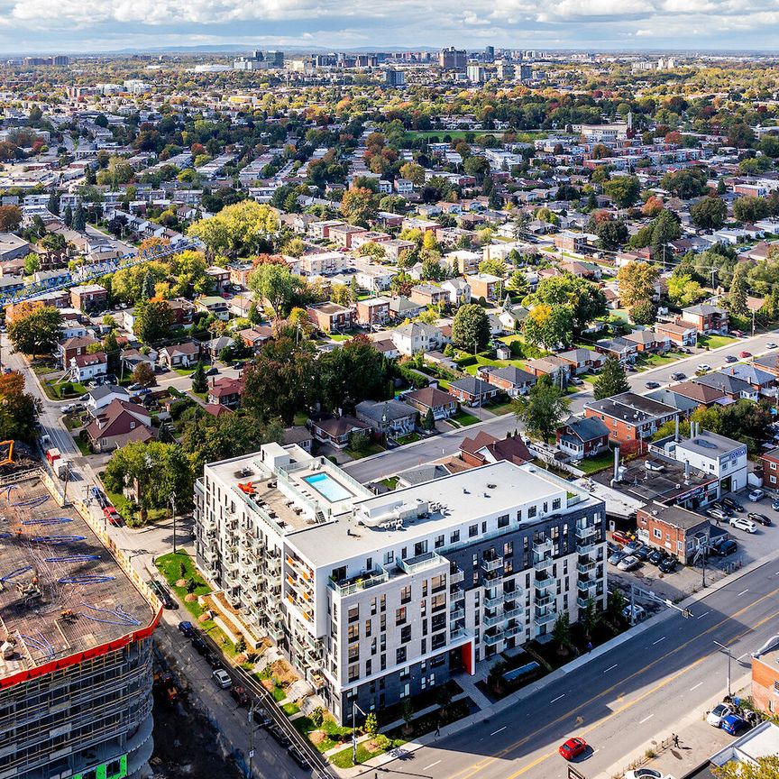 70 Boulevard des Laurentides, Laval, QC - Photo 1