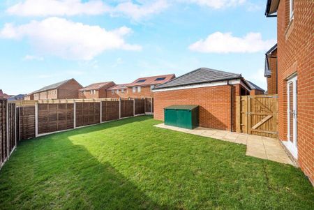 4 bedroom detached house to rent - Photo 4